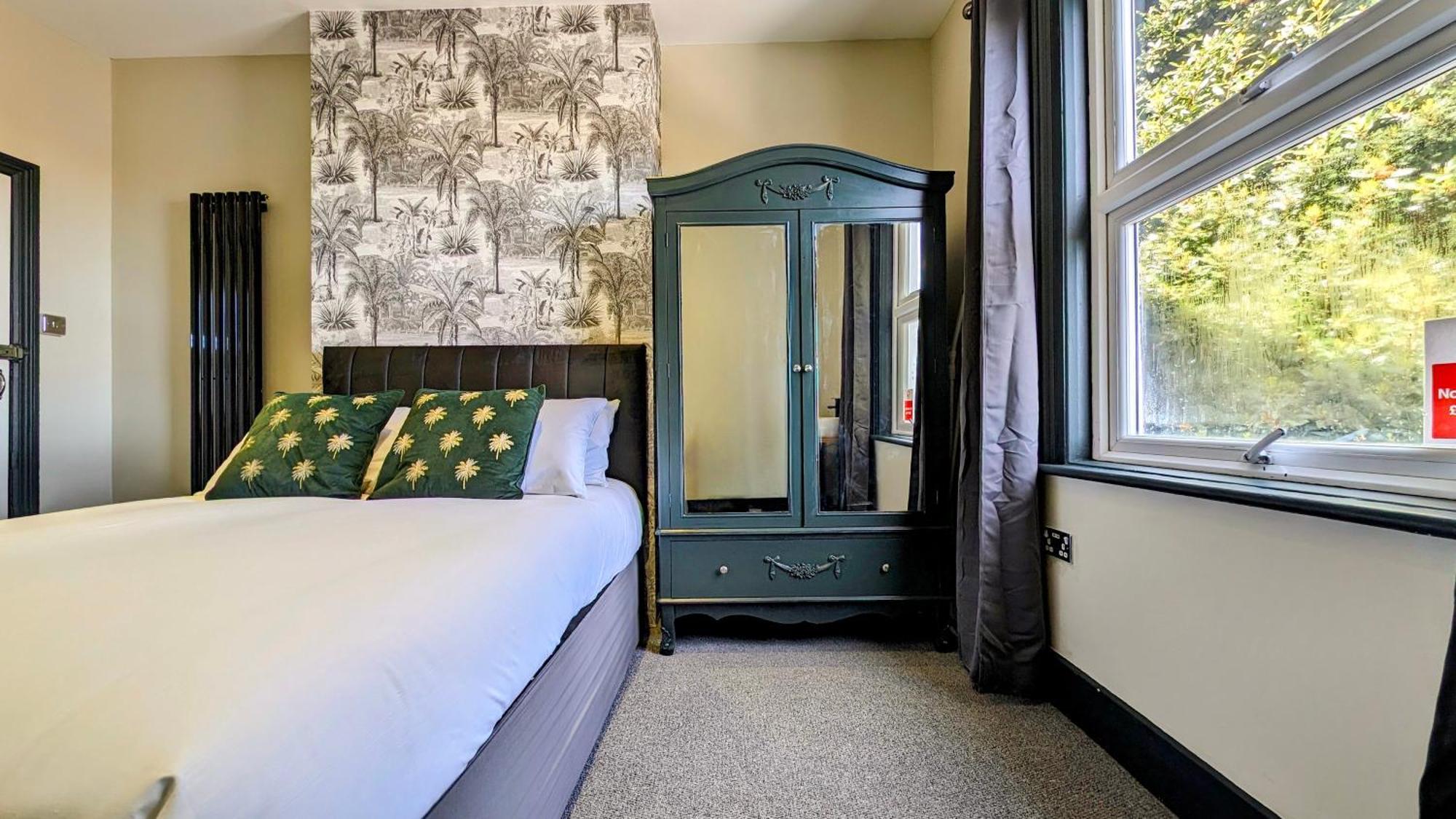 Innit Bliss Hotel 3*